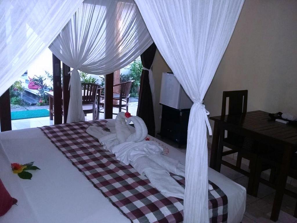 Pondok Dhevika And Warung Hotel Pemuteran  Room photo